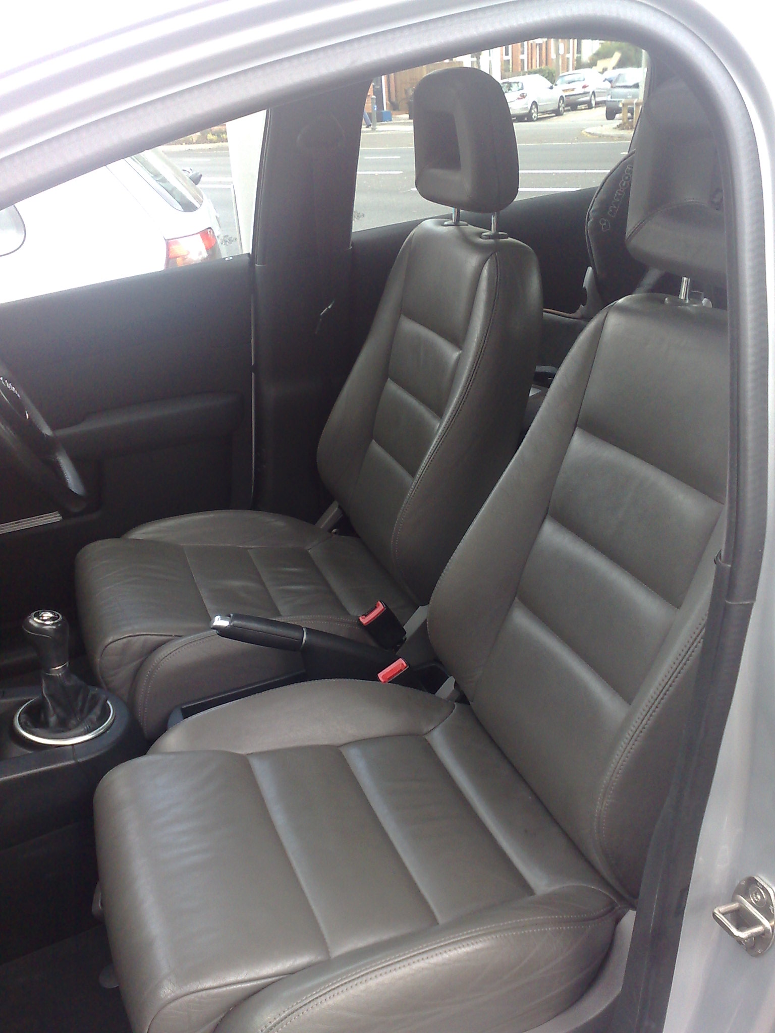 Heated SE leather seats